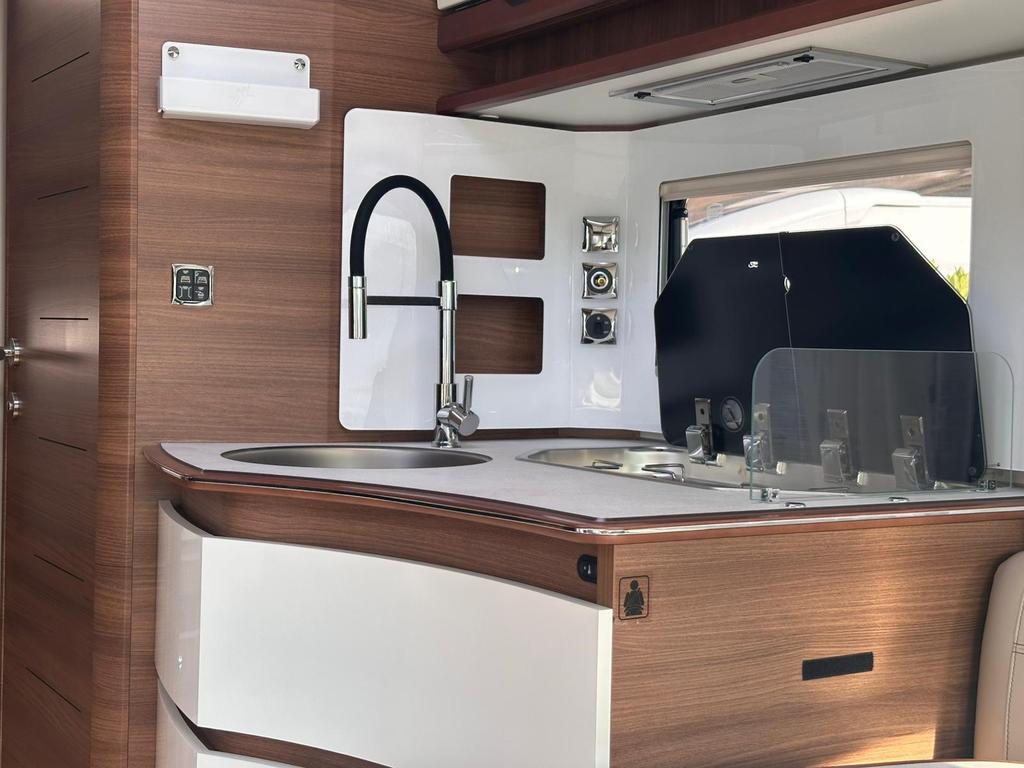 Distinction 2020 Distinction i66 auto