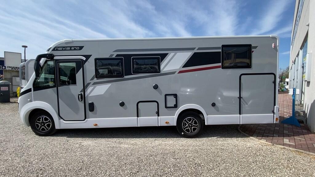 Nevis 870 auto