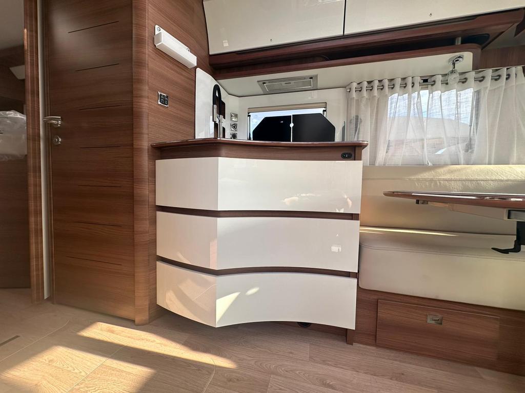 Distinction 2020 Distinction i66 auto