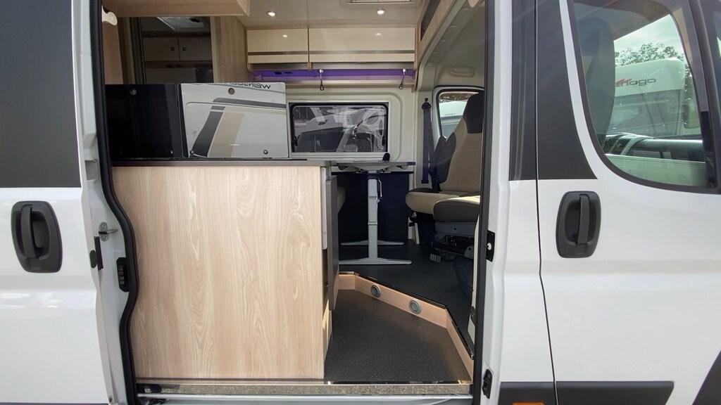 Van 01
