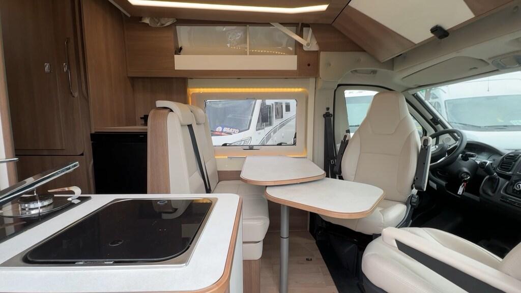 Select Family Van Auto