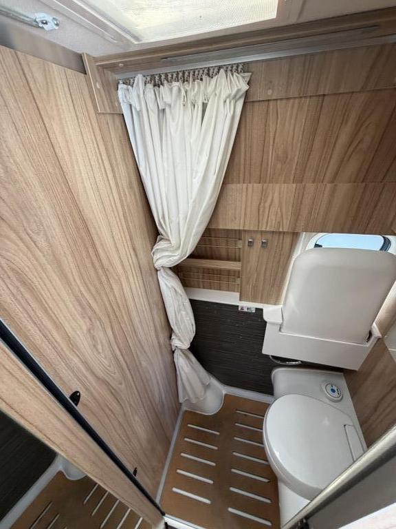 Hymer Camper Van Grand Canyon S Crossover auto