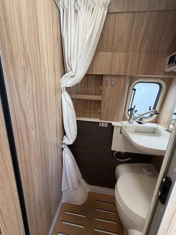 Hymer Camper Van Grand Canyon S Crossover auto