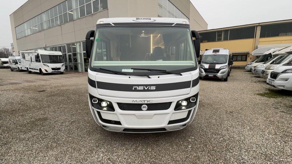 Nevis 879 auto