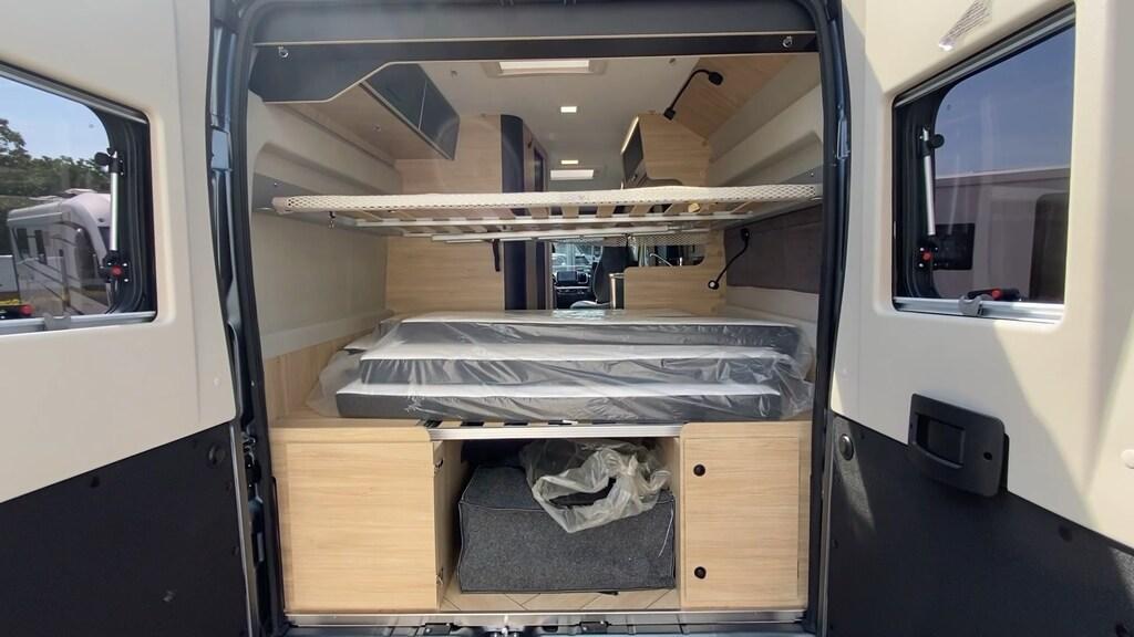 Van V 114 Cosy auto