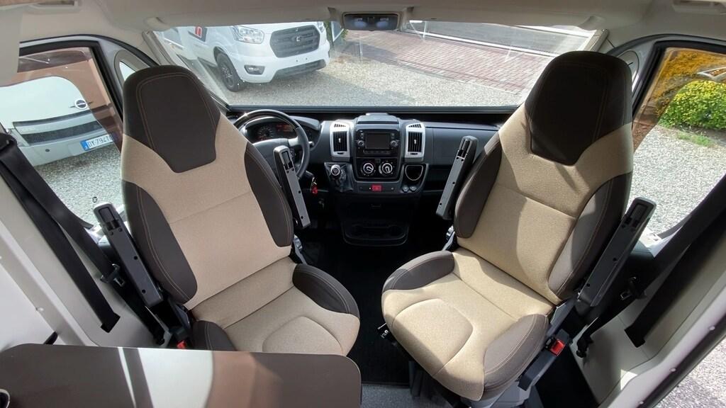 Van 01