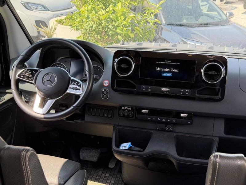 Hymer Camper Van Grand Canyon S Crossover auto
