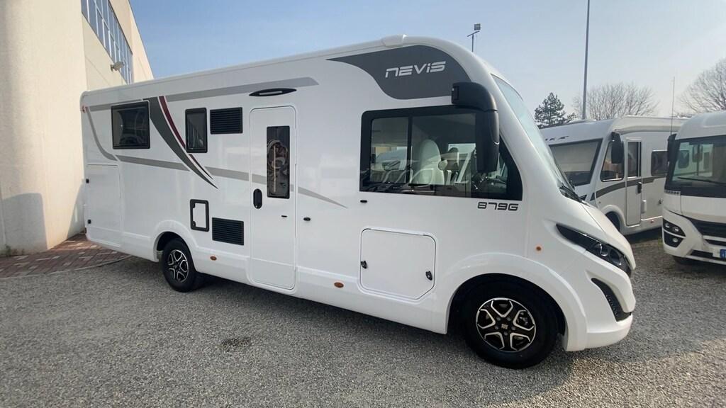 Nevis 879 AUTOMATICO