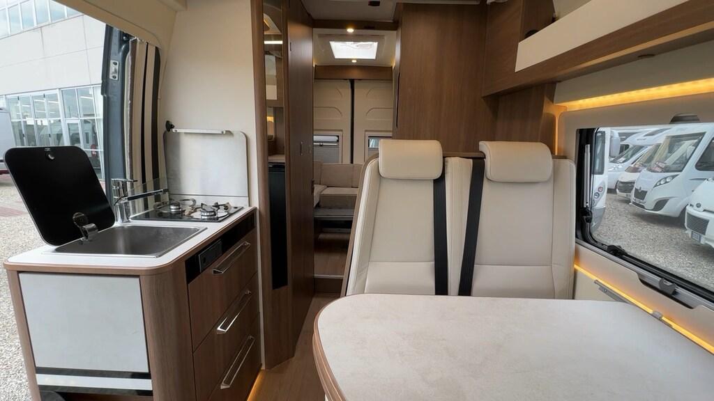 Select Family Van Auto
