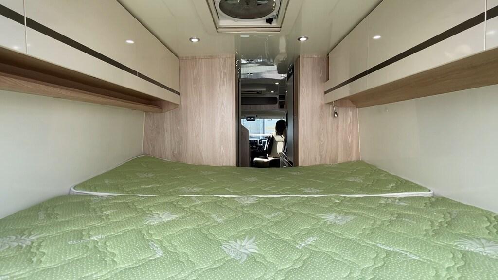 Van 01
