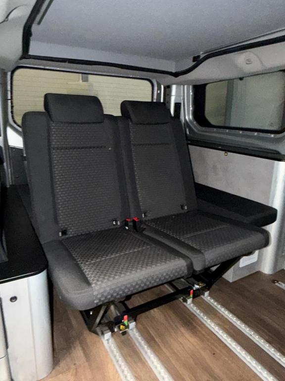 Globevan Camp Two auto