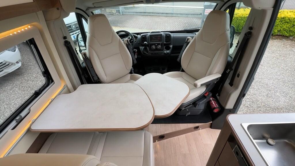 Select Family Van Auto