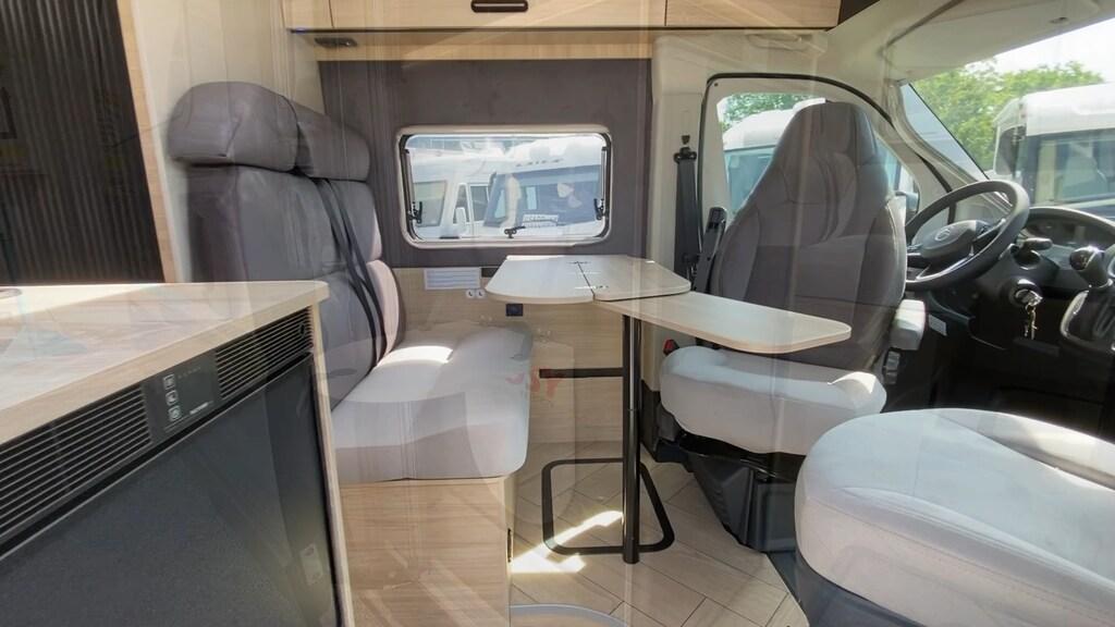 Van V 114 Cosy auto