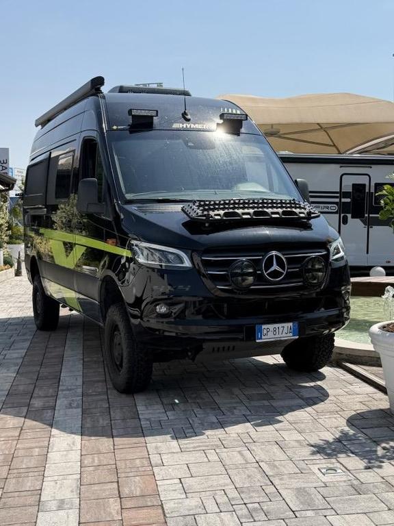 Hymer Camper Van Grand Canyon S Crossover auto