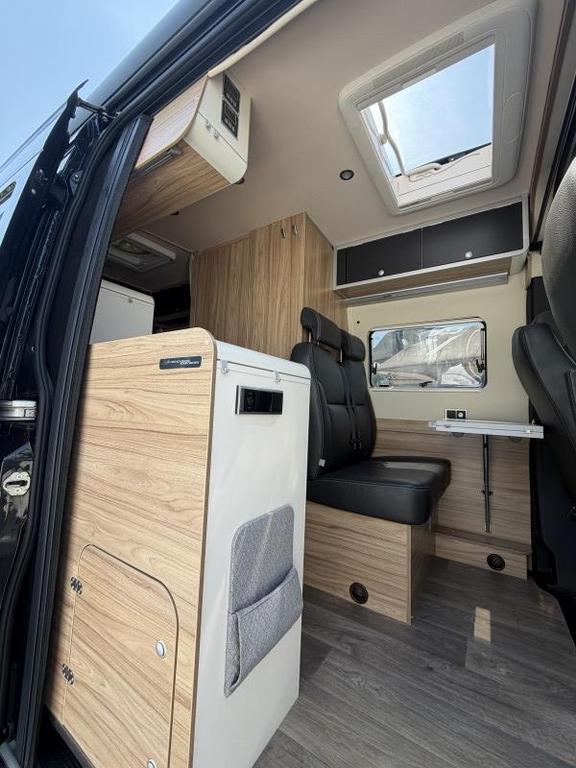 Hymer Camper Van Grand Canyon S Crossover auto