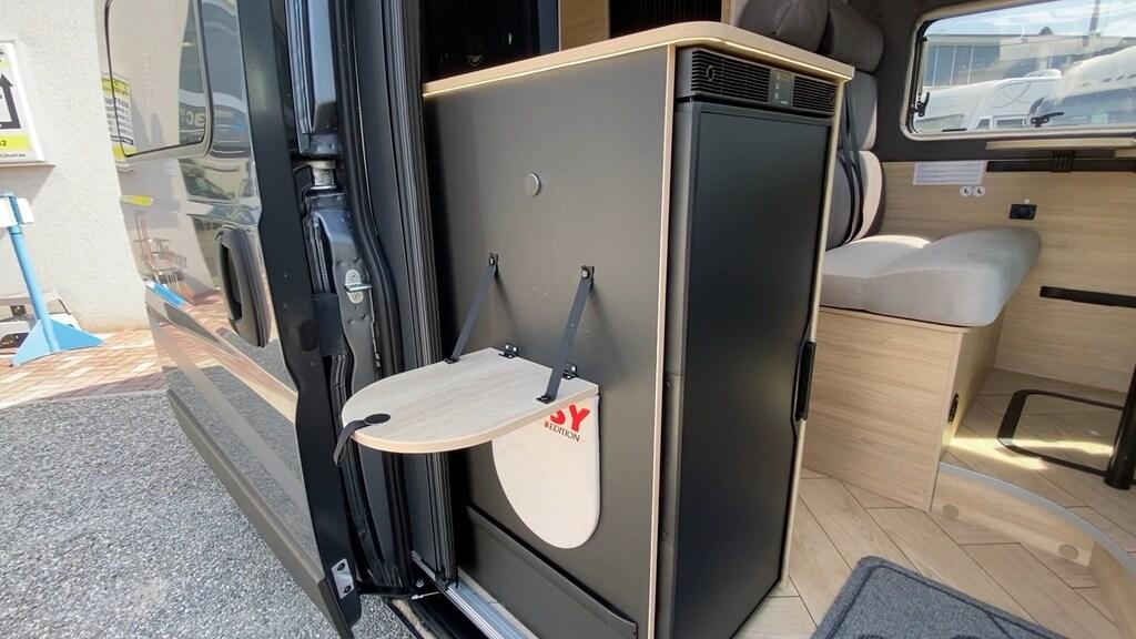 Van V 114 Cosy auto