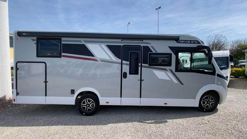 Nevis 870 auto