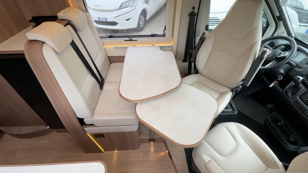 Select Family Van Auto