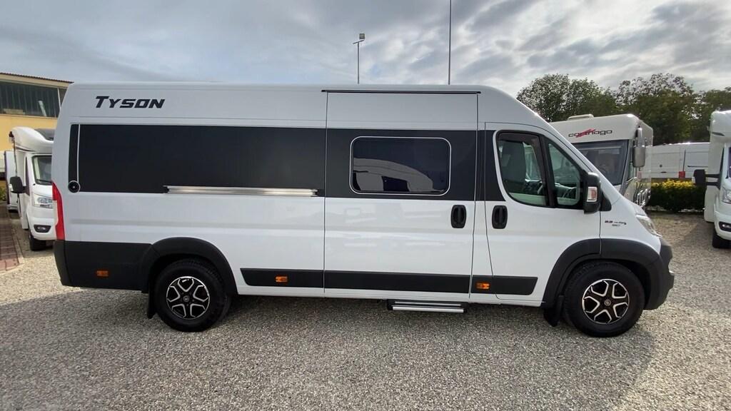 Van 01
