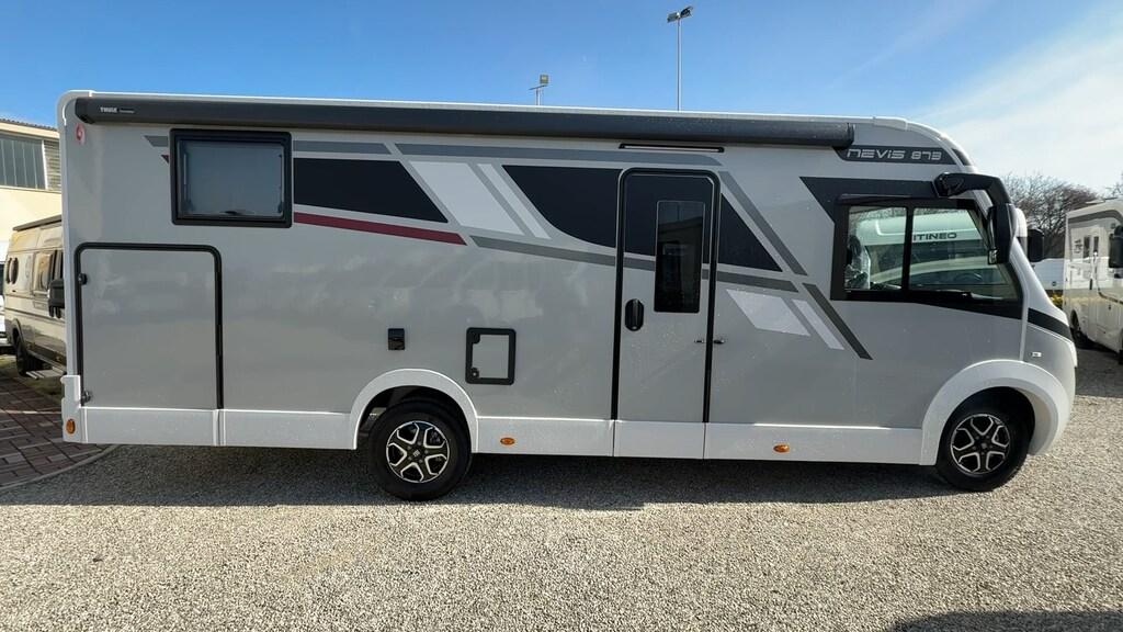 Nevis 873 auto