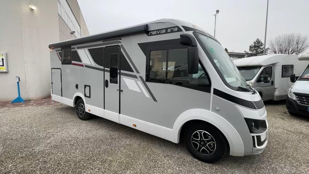 Nevis 879 auto