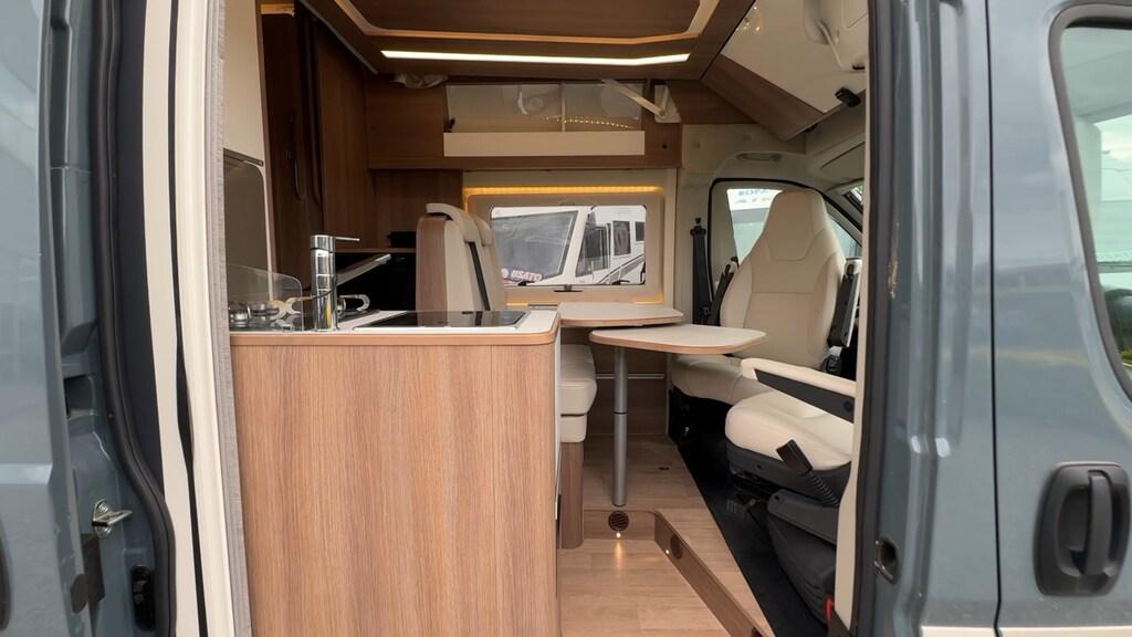 Select Family Van Auto