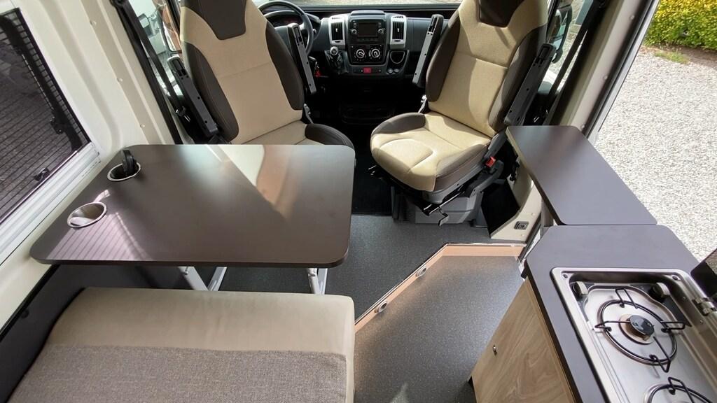 Van 01